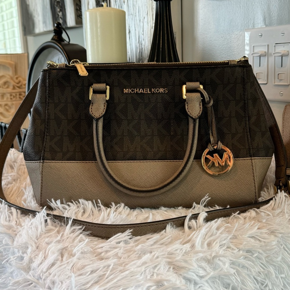 Michael kors handbag - Picture 4 of 17